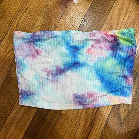 SHEIN Bundle: Dark Wash Jeans, Two Toned Jeans, Red Floral Skirt, Rainbow Tube - Picture 5 of 5